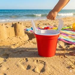 Baldinho de Praia com Peneira, Pa e Rastelo