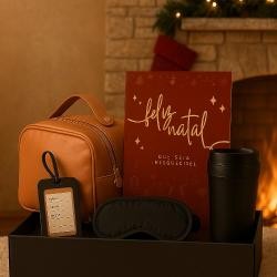 Kit Boa Viagem com Nécessaire, Tag, Copo, Máscara e Cartão Personalizado
